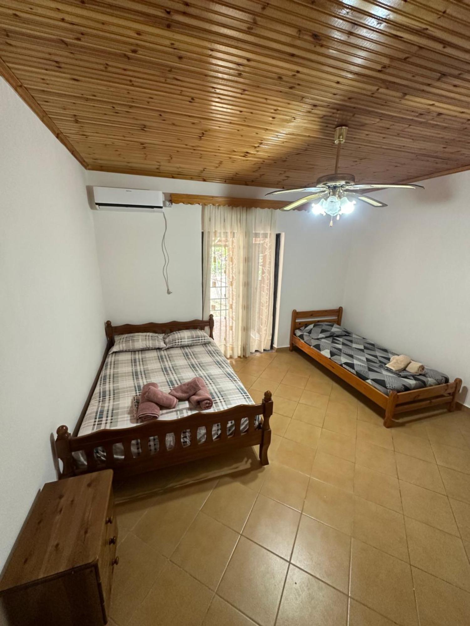 Romeo'S Guest House 2 Piqeras Εξωτερικό φωτογραφία
