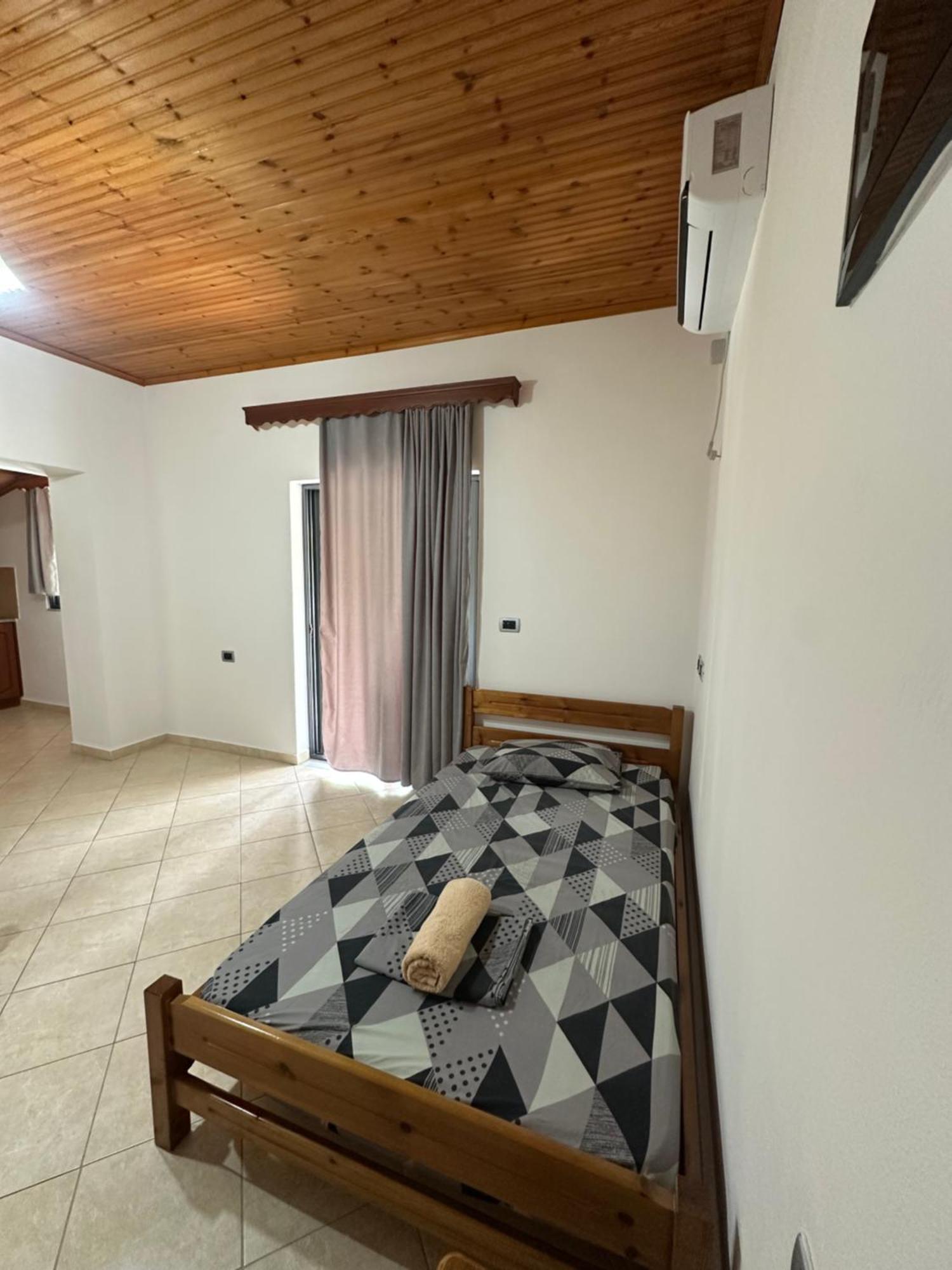 Romeo'S Guest House 2 Piqeras Εξωτερικό φωτογραφία