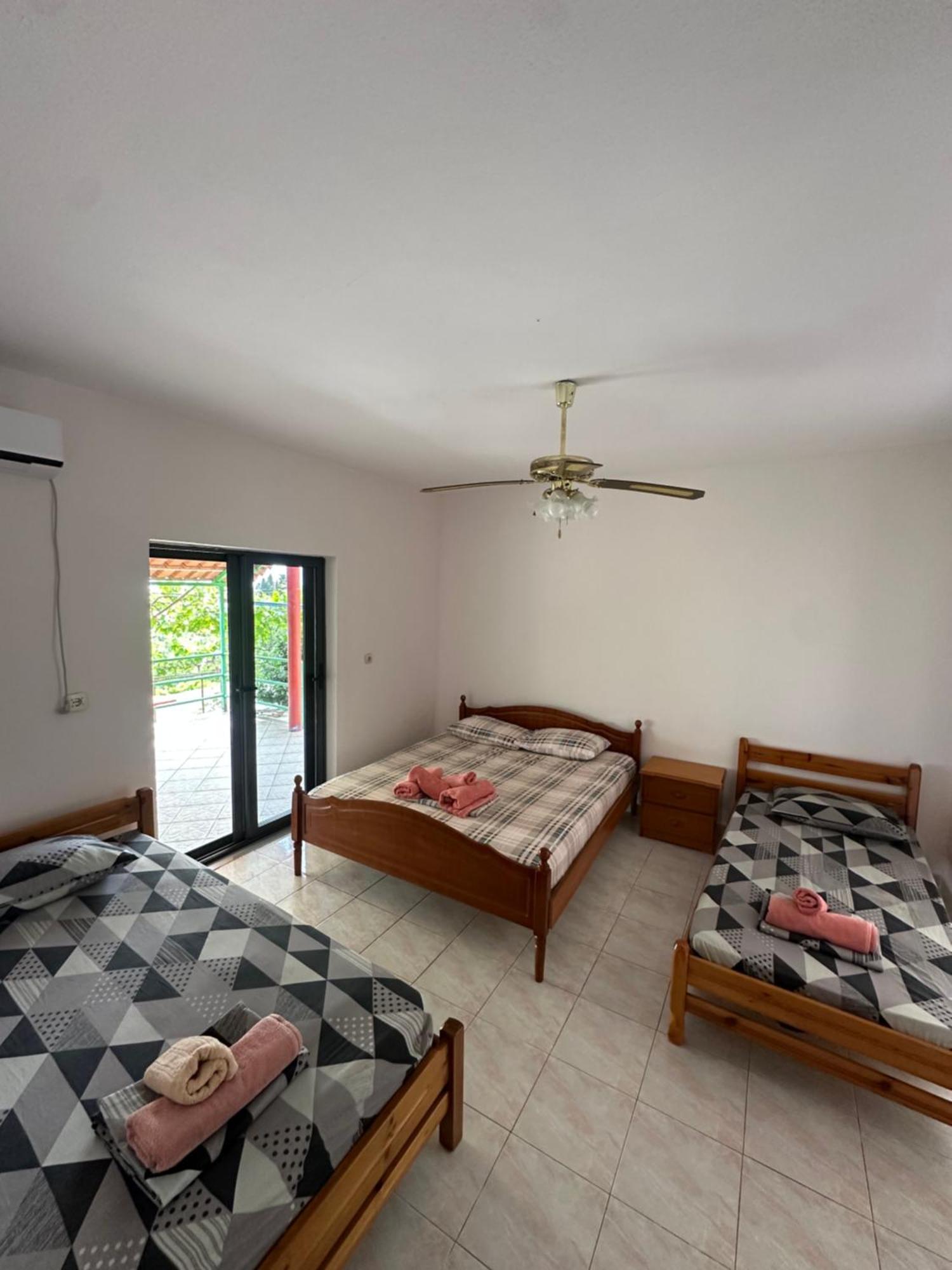 Romeo'S Guest House 2 Piqeras Εξωτερικό φωτογραφία